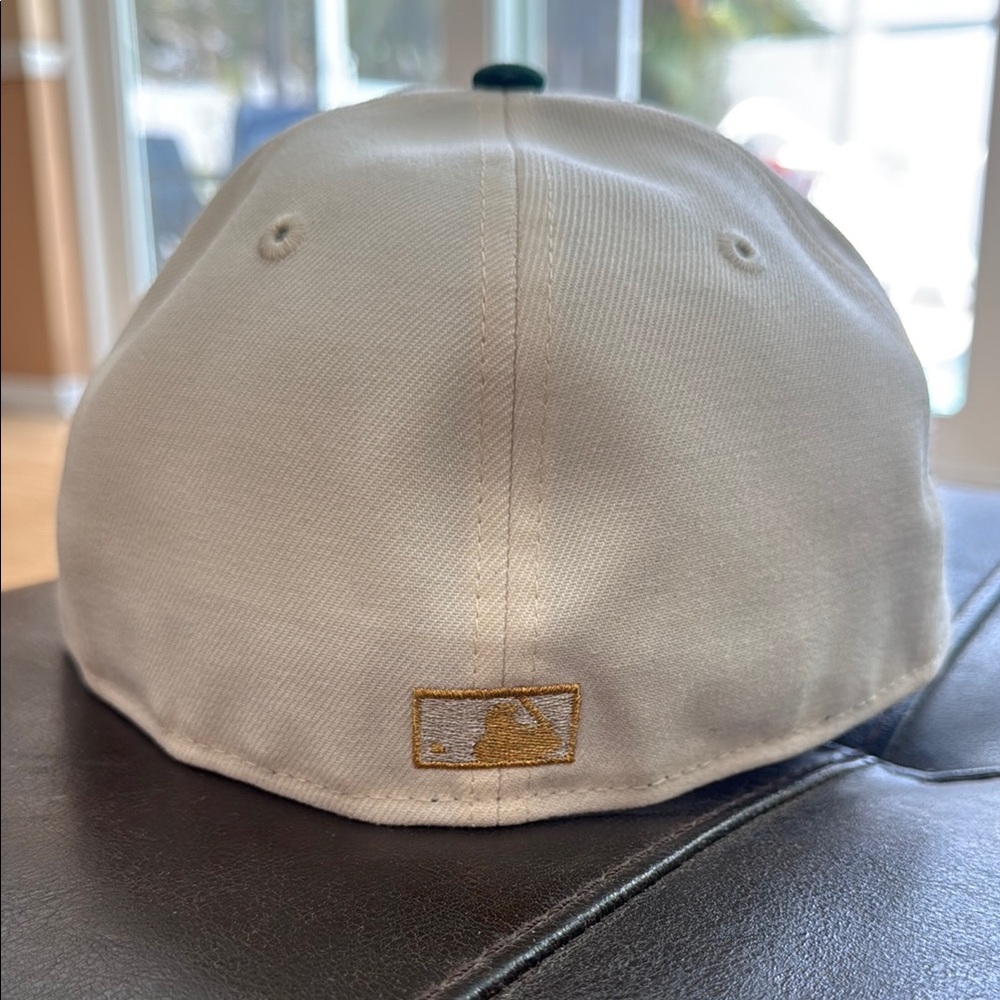 Limited Edition Hatclub NewEra NY Mets Cream & Brown fitted with pink under brim - Picture 5 of 7